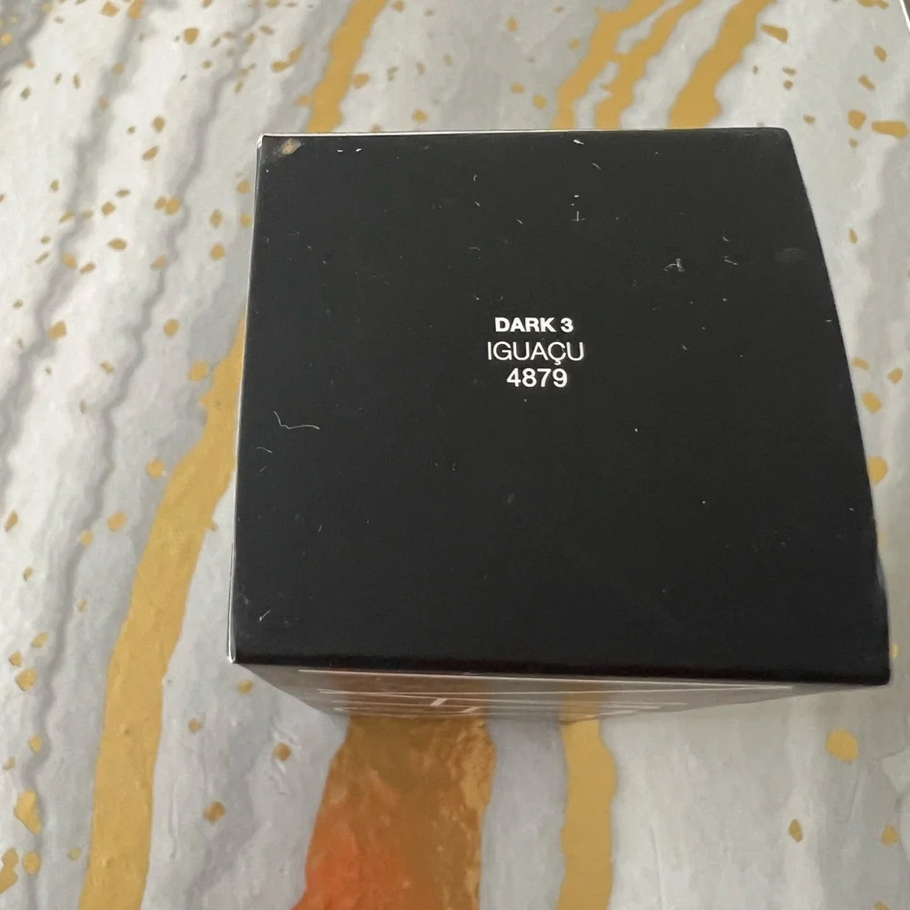 NARS sheer glow foundation IGUACU DARK 3 4879 brand new with box